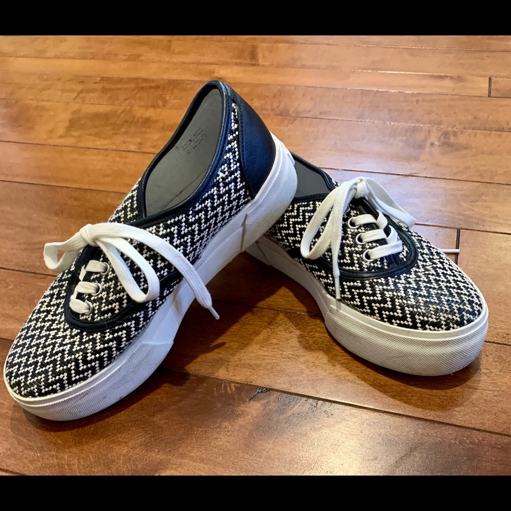 Aldo size 8 women’s sneaker